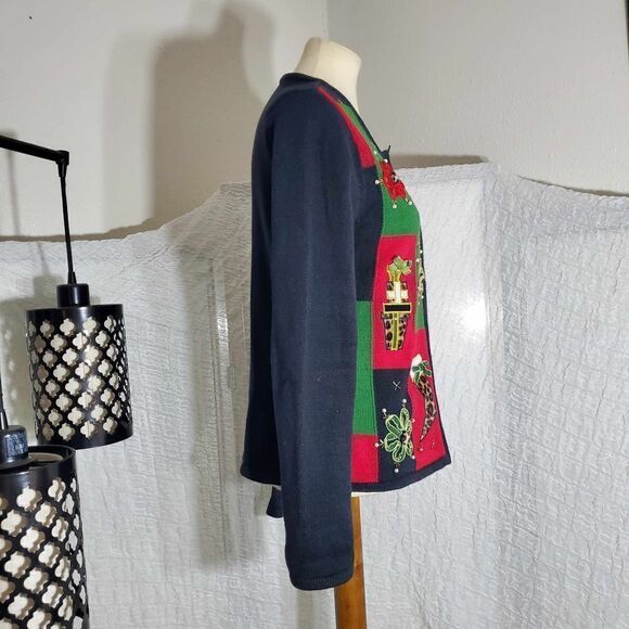 Crystal Kobe Ugly Christmas Sweater Size M - Picture 3 of 12
